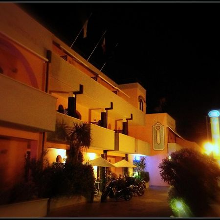 Hotel Mistral Marina di Campo Εξωτερικό φωτογραφία