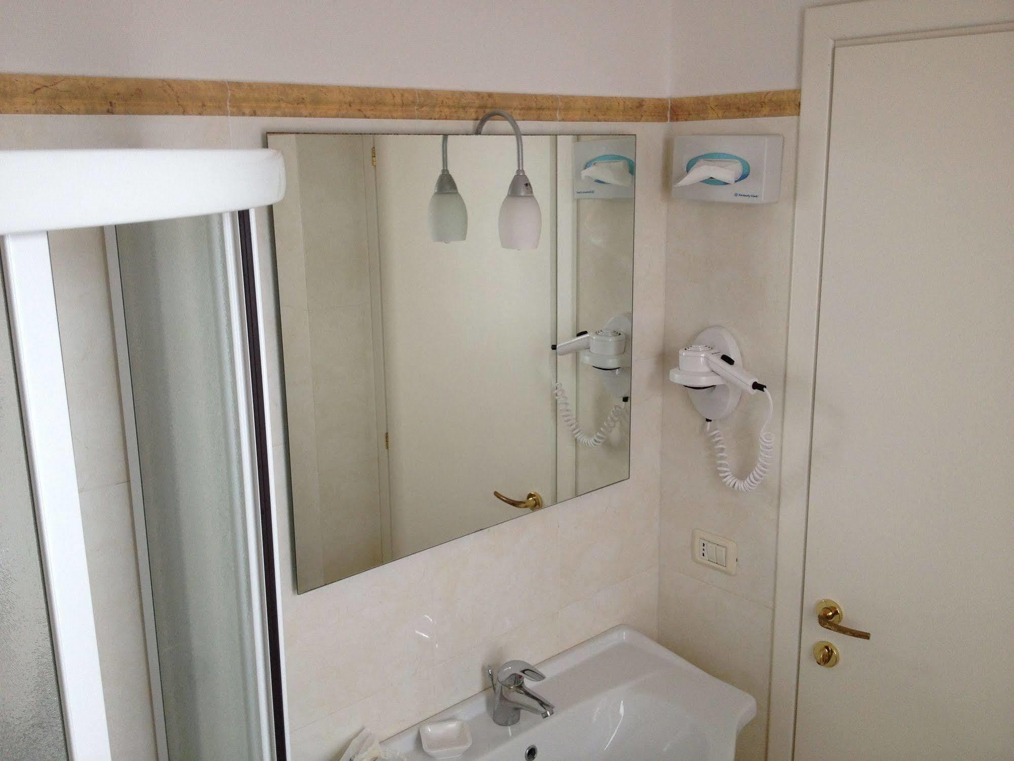 Hotel Mistral Marina di Campo Εξωτερικό φωτογραφία
