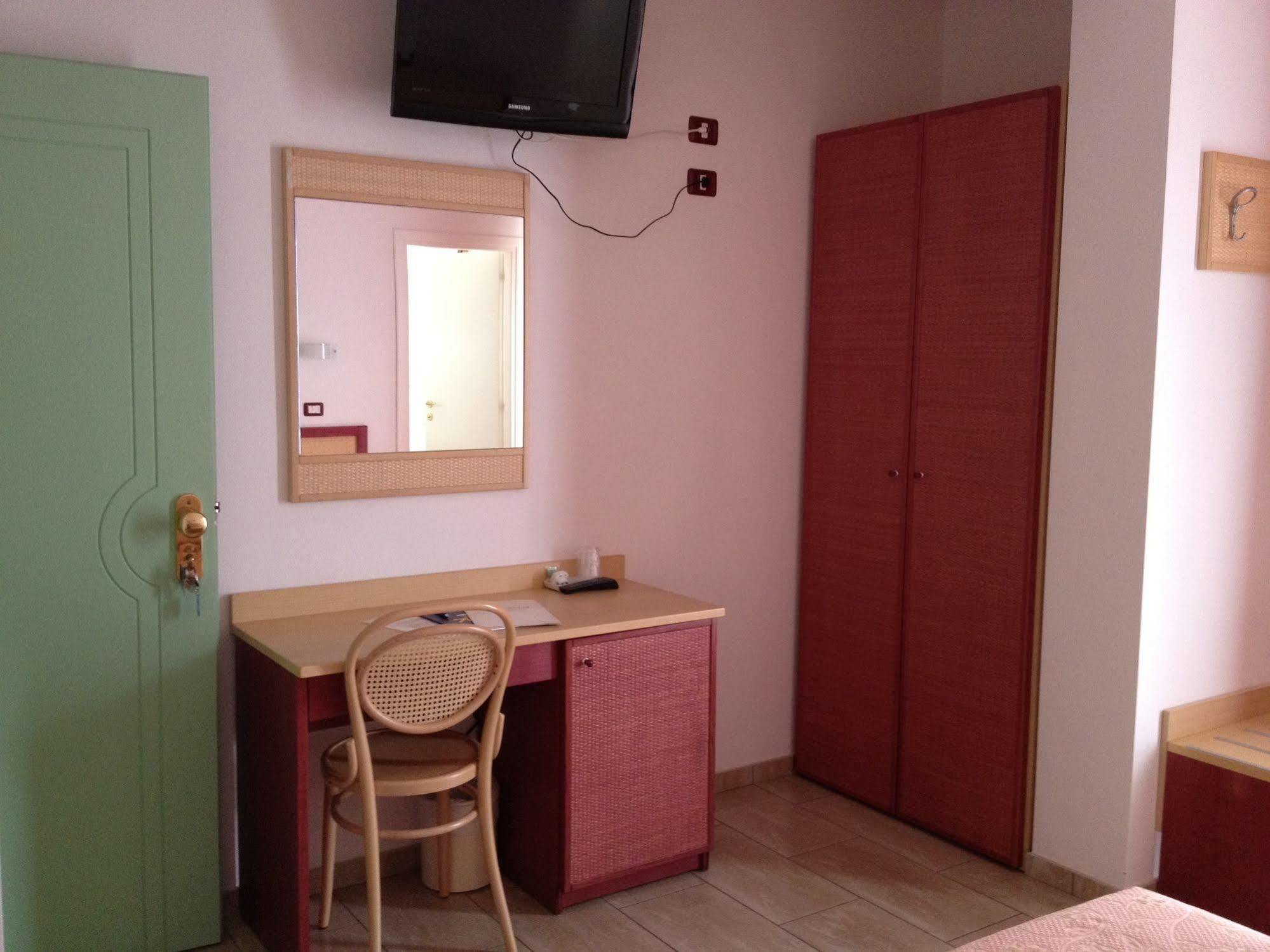 Hotel Mistral Marina di Campo Εξωτερικό φωτογραφία