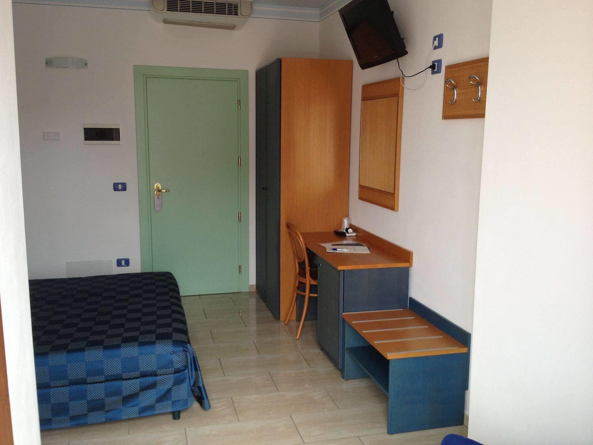 Hotel Mistral Marina di Campo Εξωτερικό φωτογραφία