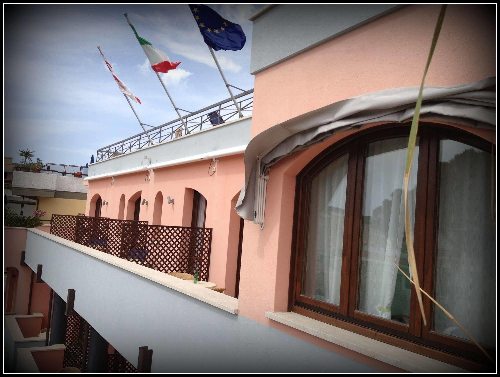 Hotel Mistral Marina di Campo Εξωτερικό φωτογραφία