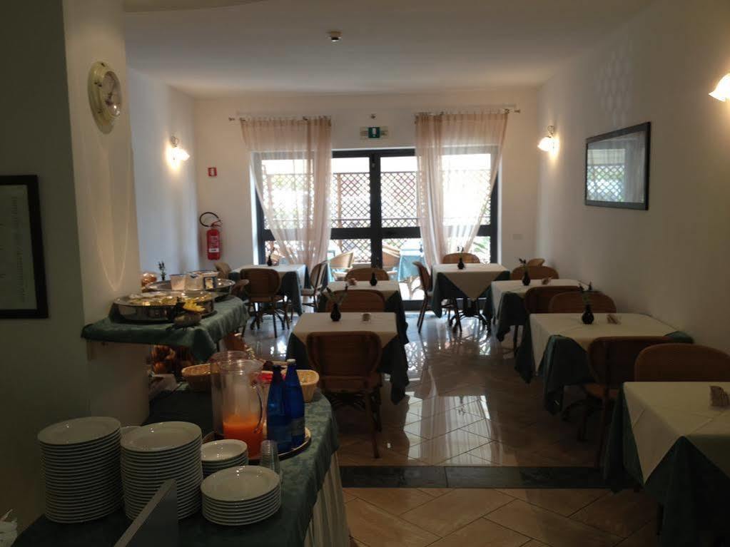 Hotel Mistral Marina di Campo Εξωτερικό φωτογραφία