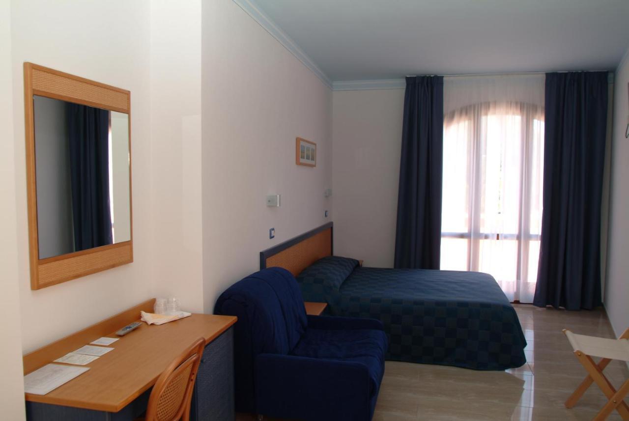 Hotel Mistral Marina di Campo Εξωτερικό φωτογραφία