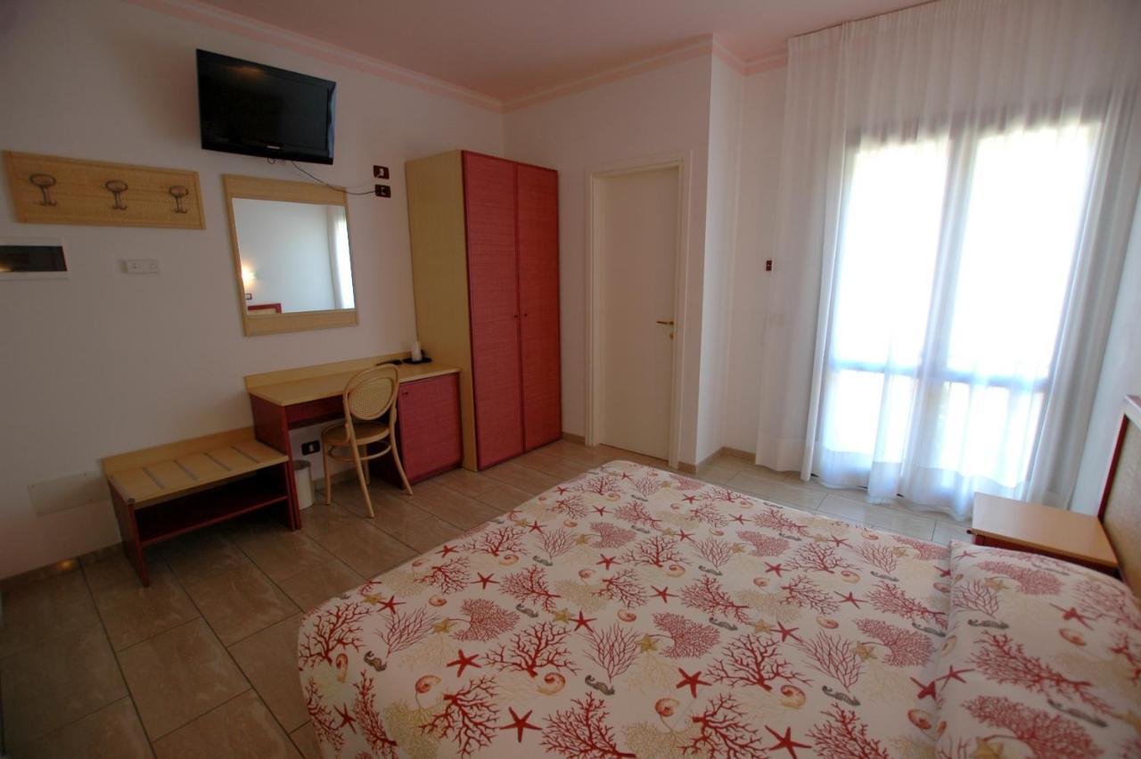 Hotel Mistral Marina di Campo Εξωτερικό φωτογραφία